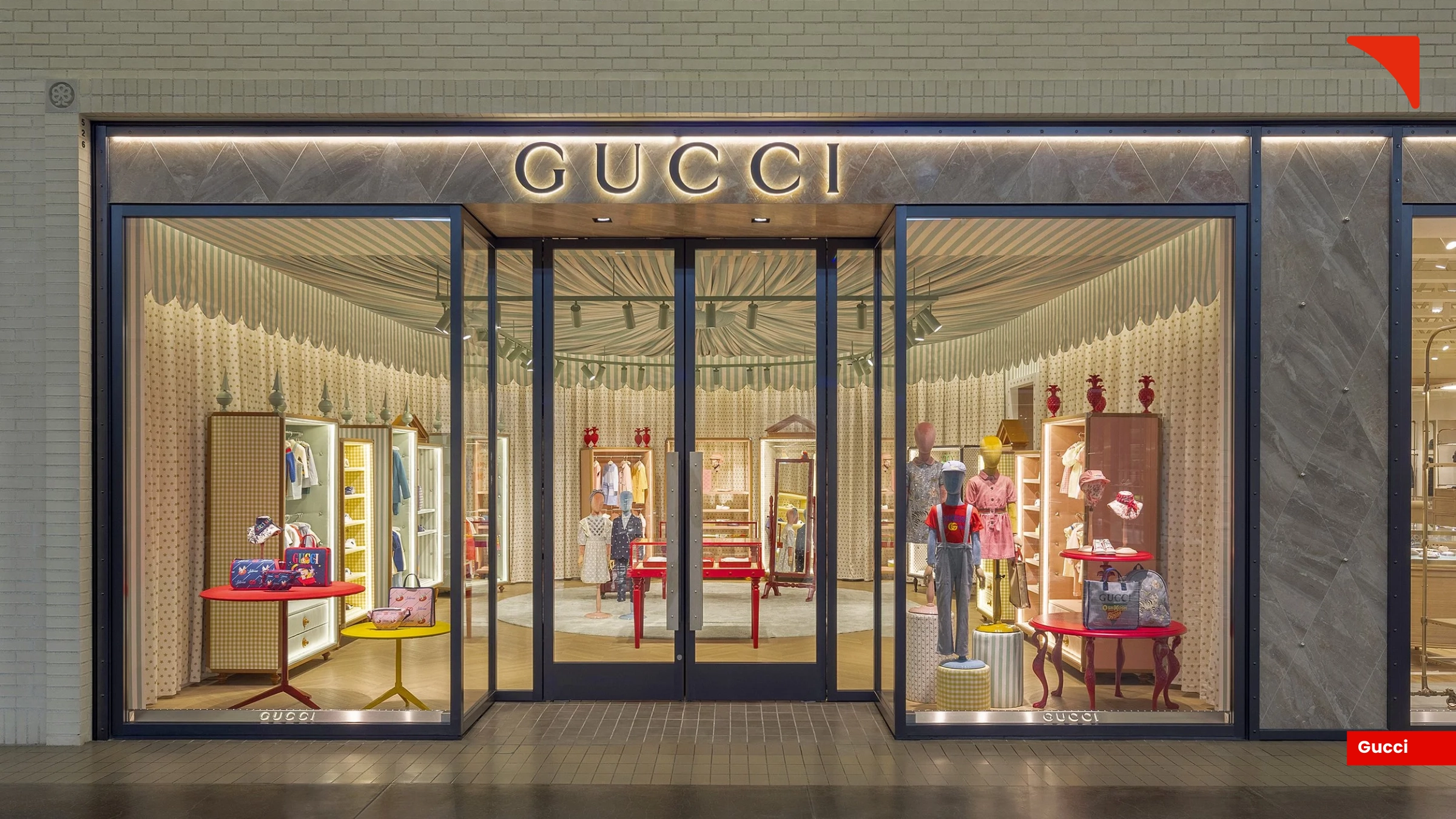 HOW VISUAL IDENTITY DESIGN DRIVES IMPULSE BUYING IN LUXURY RETAIL
